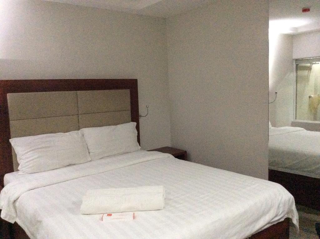 Cherry Midtown Hotel Olongapo Quarto foto