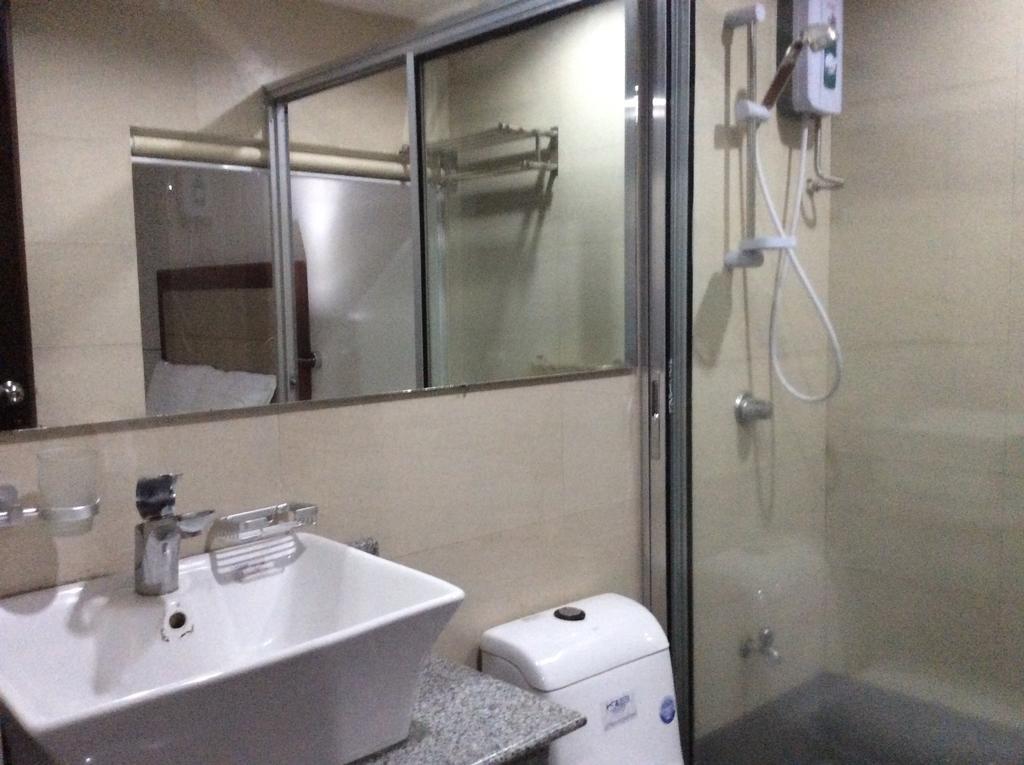Cherry Midtown Hotel Olongapo Quarto foto