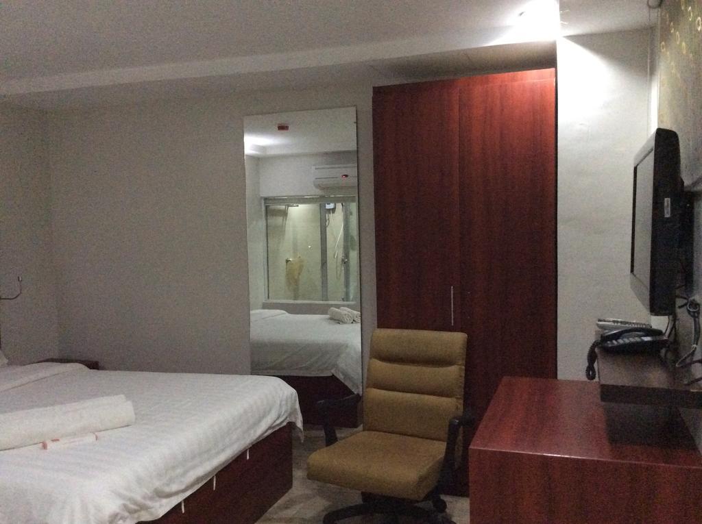 Cherry Midtown Hotel Olongapo Quarto foto