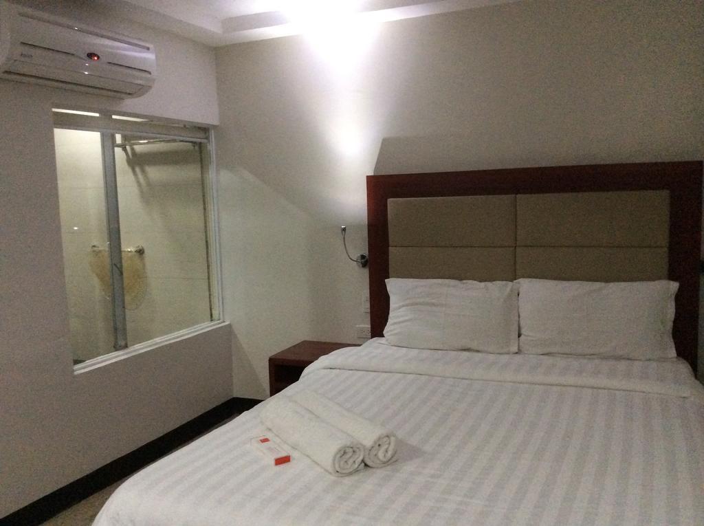 Cherry Midtown Hotel Olongapo Quarto foto